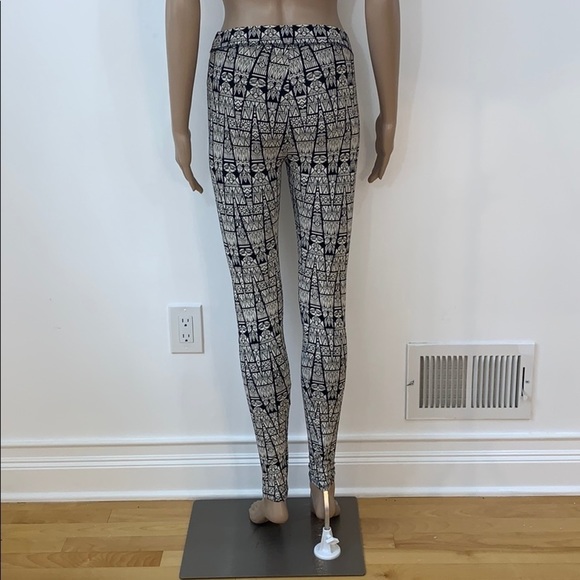 New Victoria’s Secret Pink Aztec Print Pants XS - Picture 3 of 12